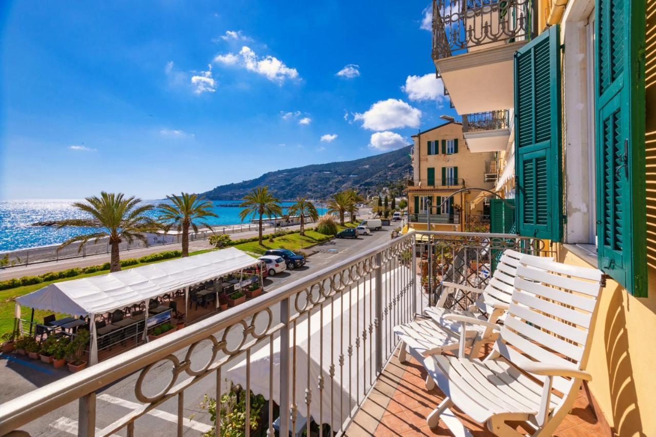 Appartamento Fronte Mare A Ospedaletti By Wonderful Italy Dış mekan fotoğraf