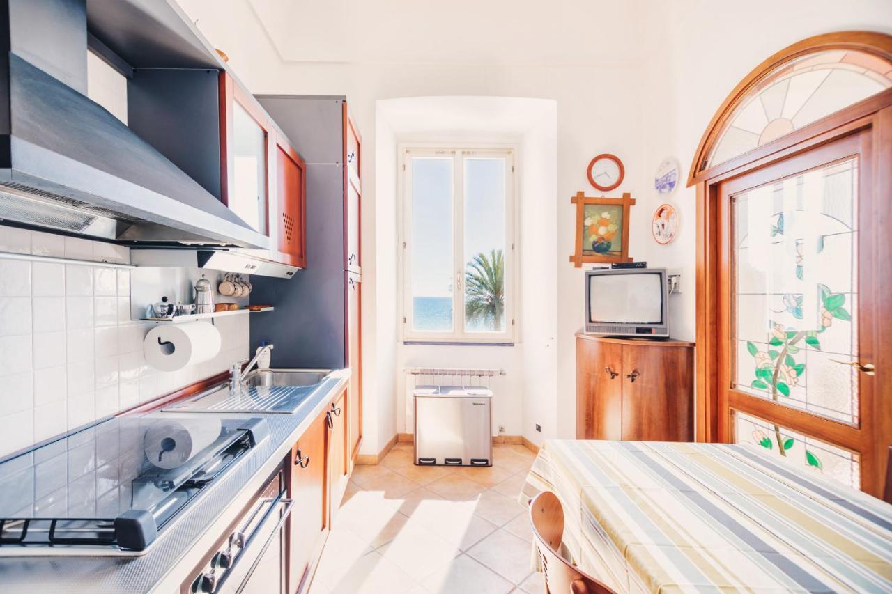 Appartamento Fronte Mare A Ospedaletti By Wonderful Italy Dış mekan fotoğraf