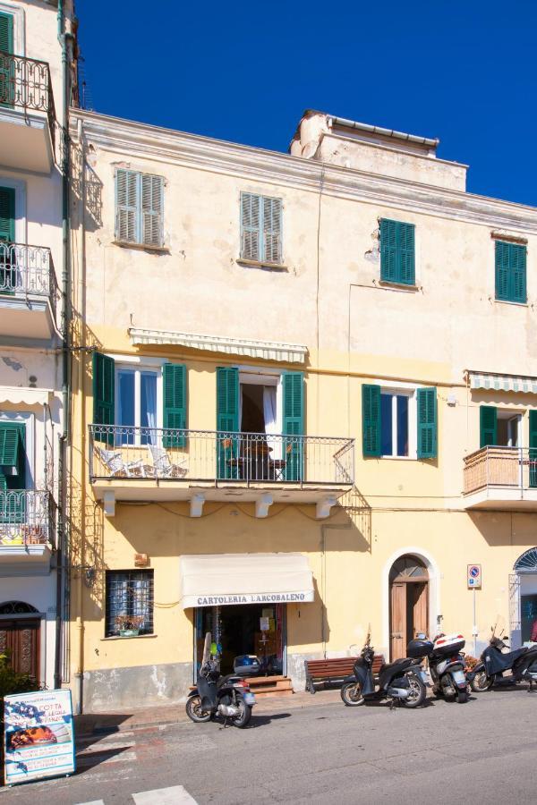 Appartamento Fronte Mare A Ospedaletti By Wonderful Italy Dış mekan fotoğraf